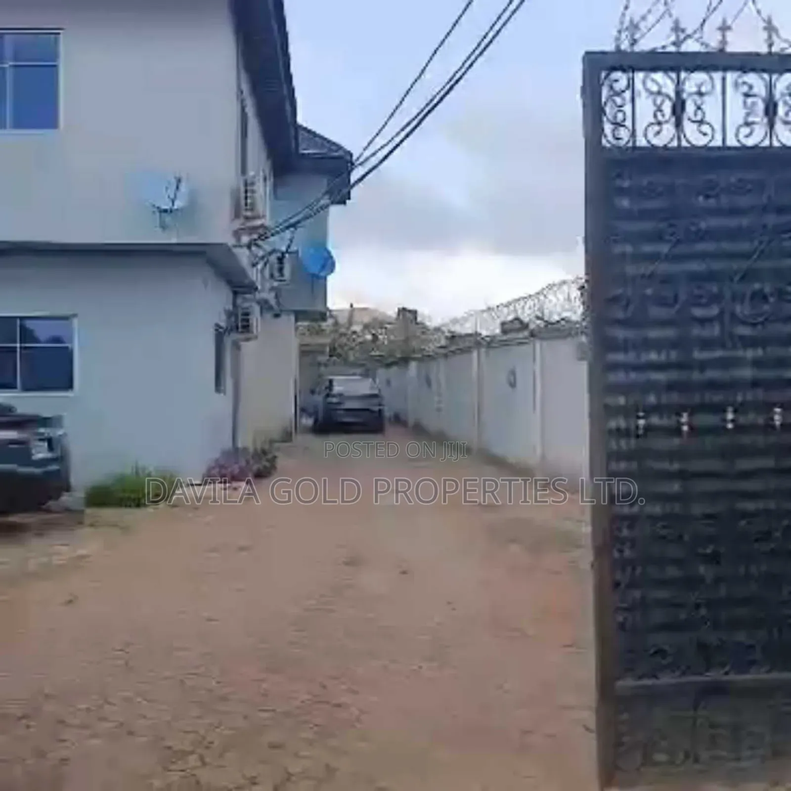 12bdrm Block of Flats in Benin City for sale in Benin City
