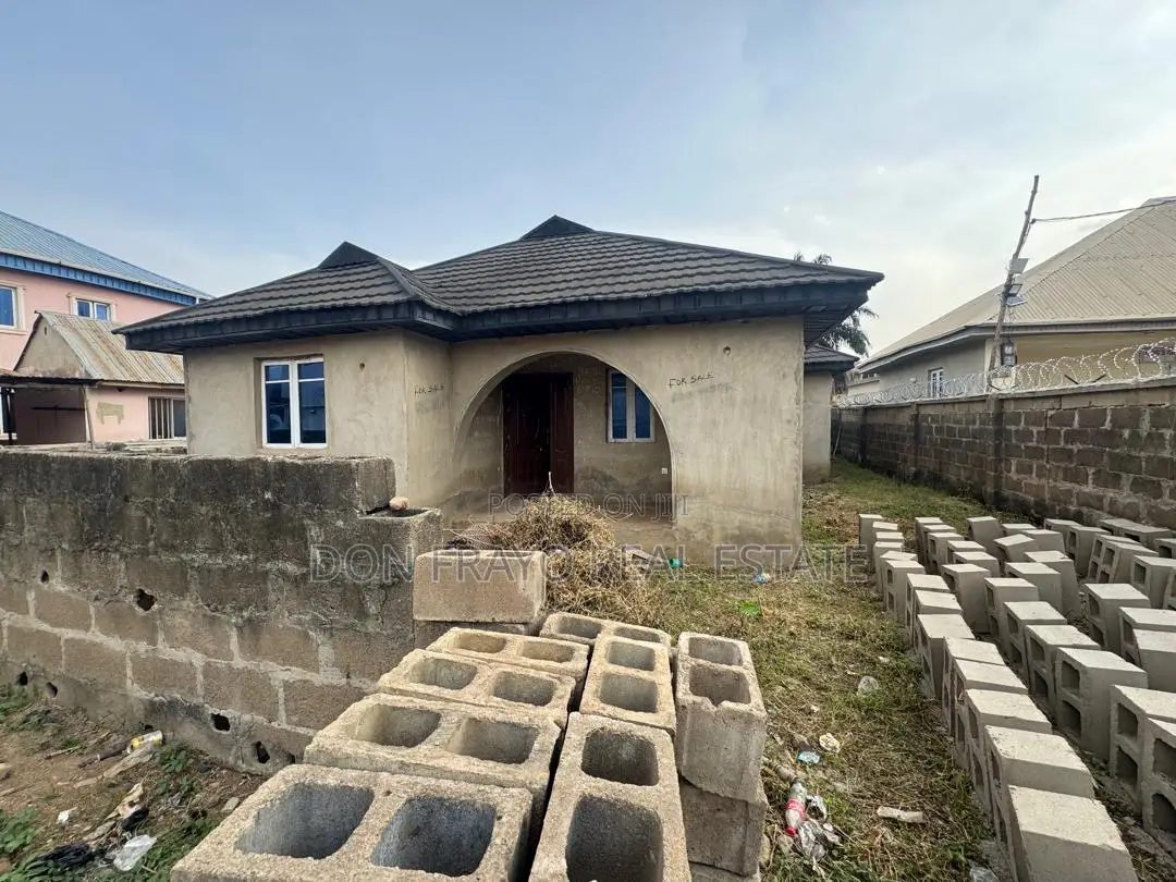 3bdrm Bungalow in Ojurin, Akobo for sale in Akobo