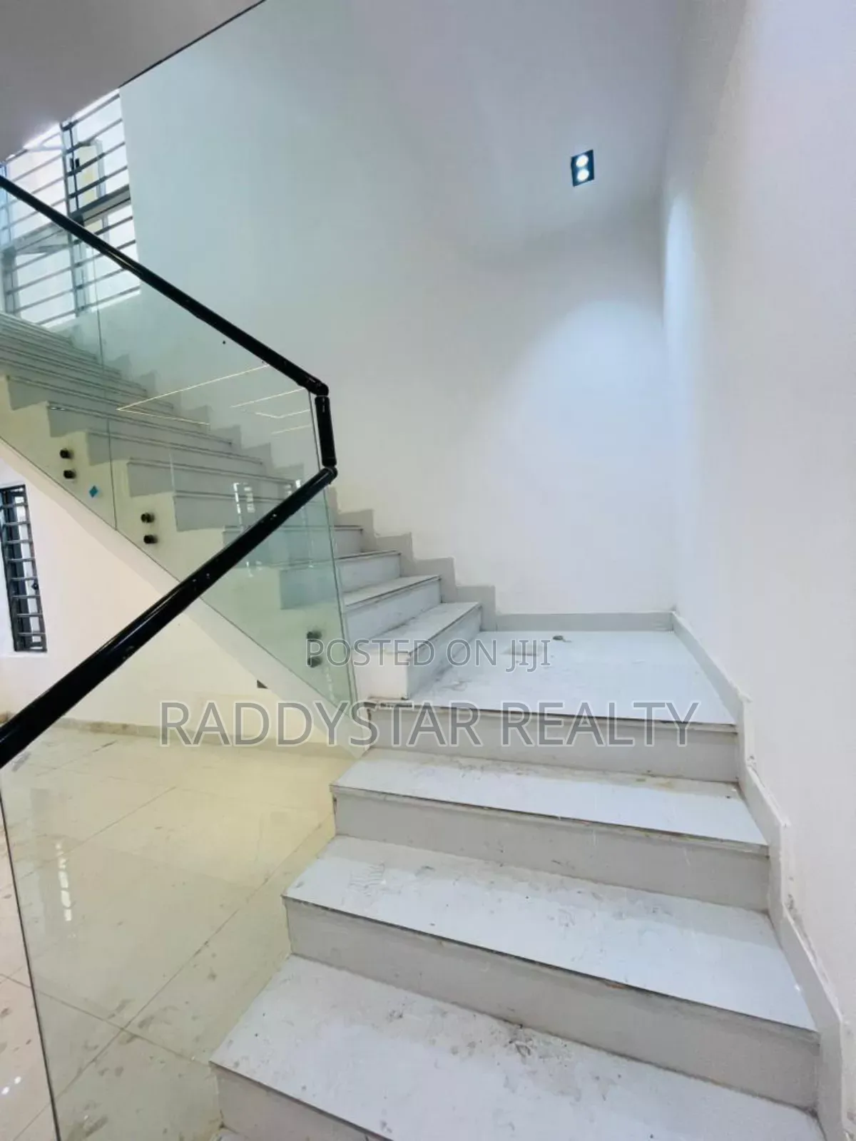 5bdrm Duplex in GRA Phase 1 for sale in GRA Phase 1