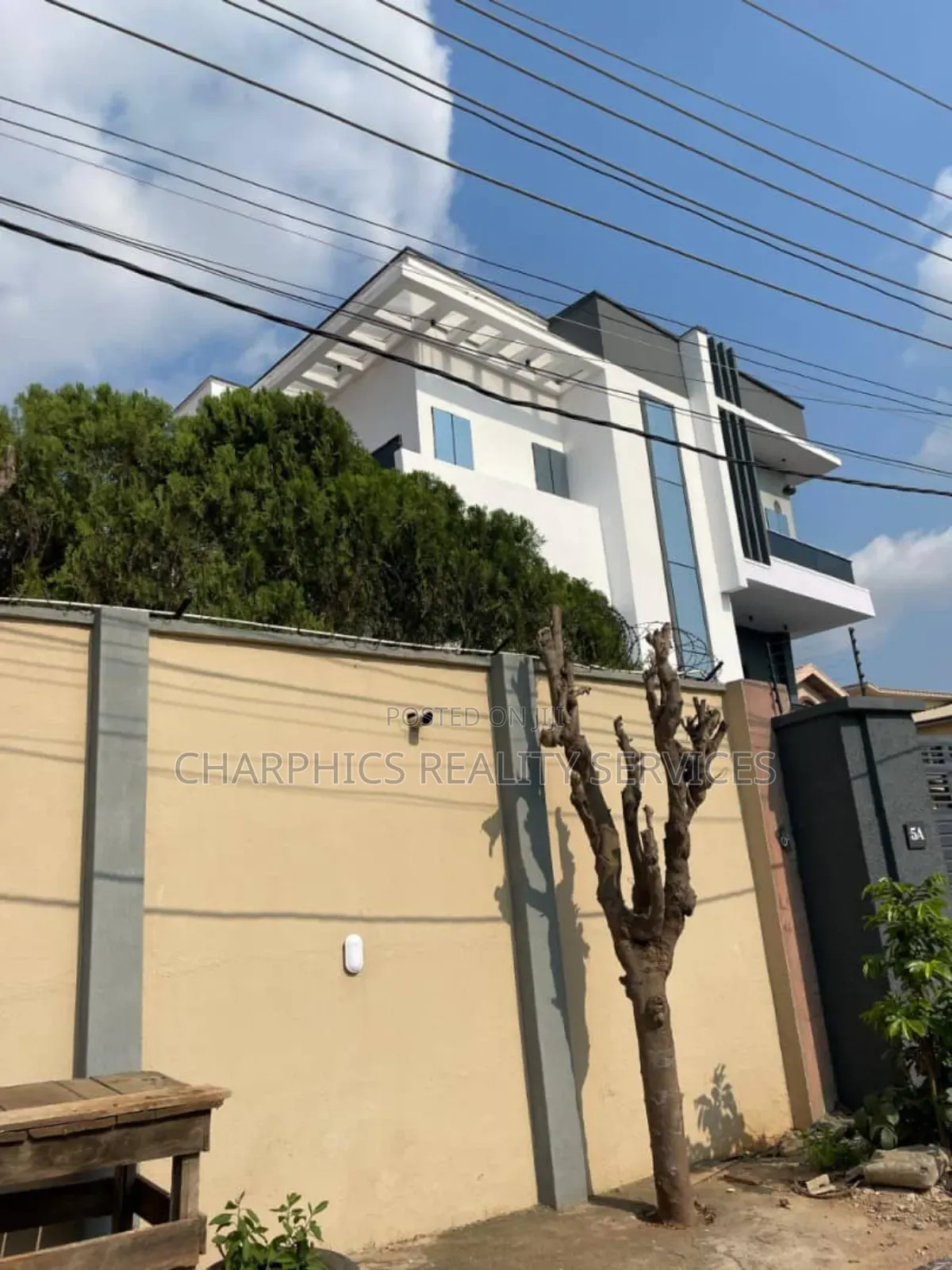 4bdrm Duplex in GRA Phase 1 for sale in GRA Phase 1