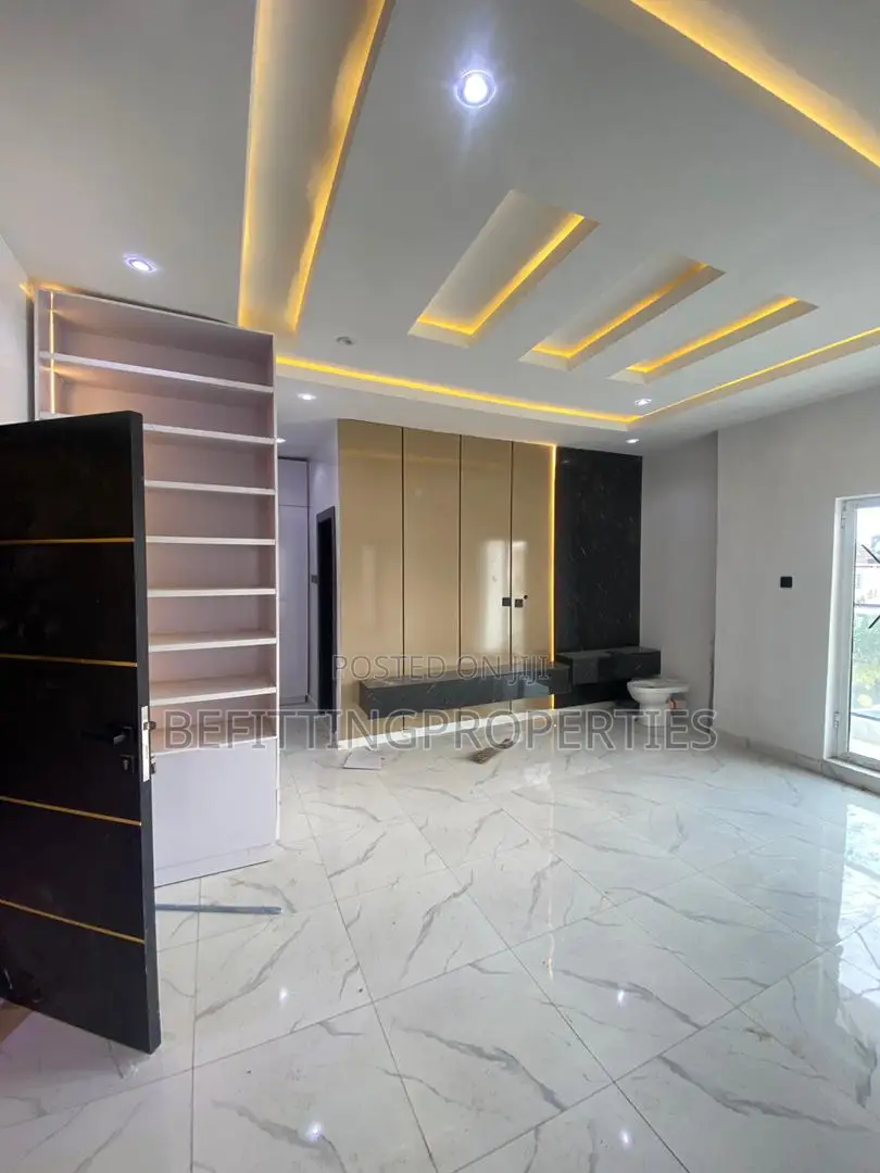 5bdrm Duplex in Amazing Grace Estate, Agege for sale in Agege