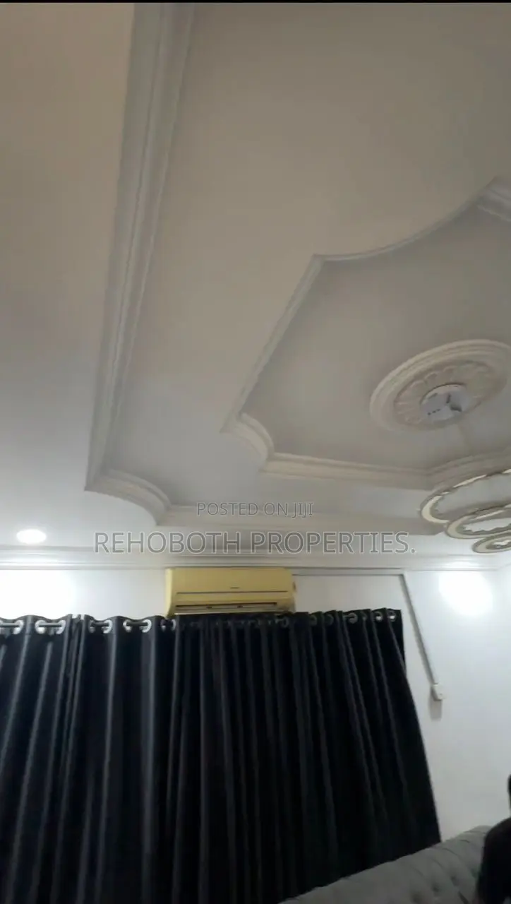6bdrm Bungalow in Commodore Elebu, Ido for sale in Ido