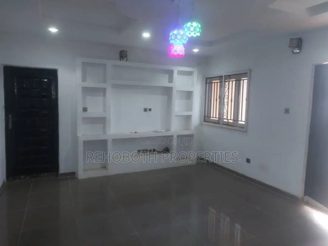 12bdrm Block of Flats in Ologede Estate, Akala Express for sale in Akala Express