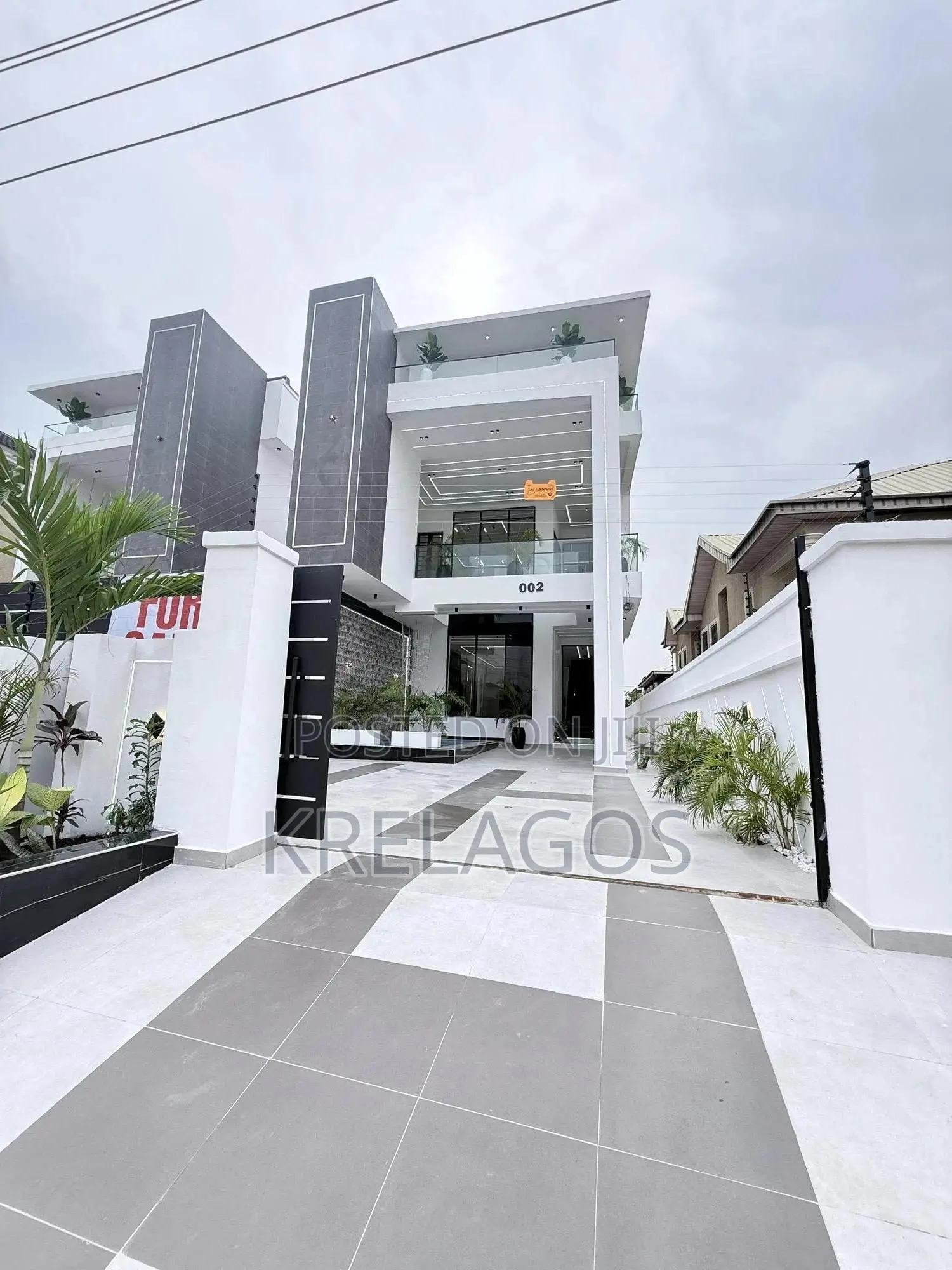5bdrm Duplex in Ikota for sale in Ikota