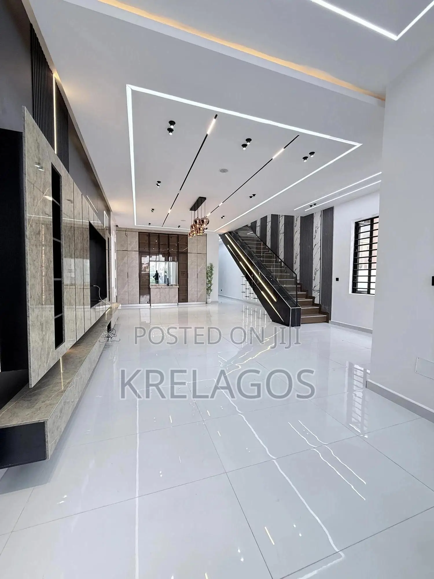 5bdrm Duplex in Ikota for sale in Ikota