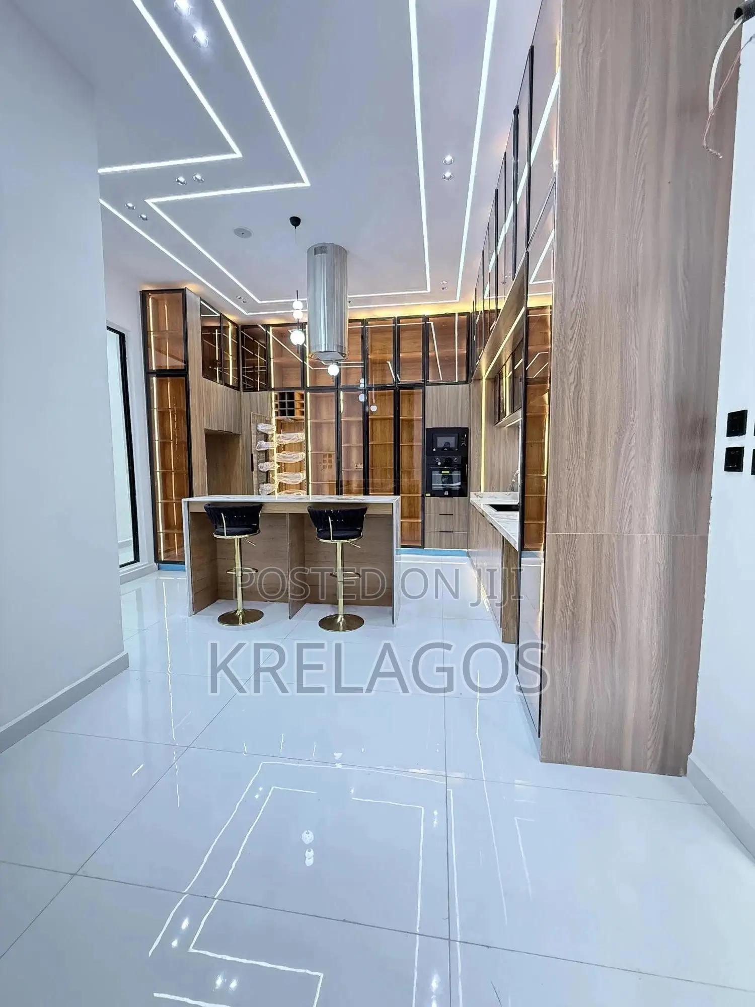 5bdrm Duplex in Ikota for sale in Ikota