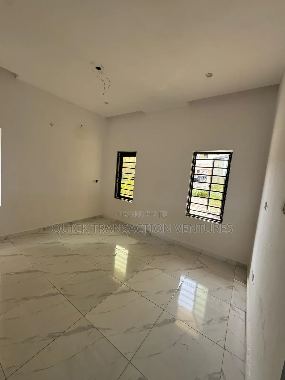 4bdrm Duplex in Chevron for rent in Chevron