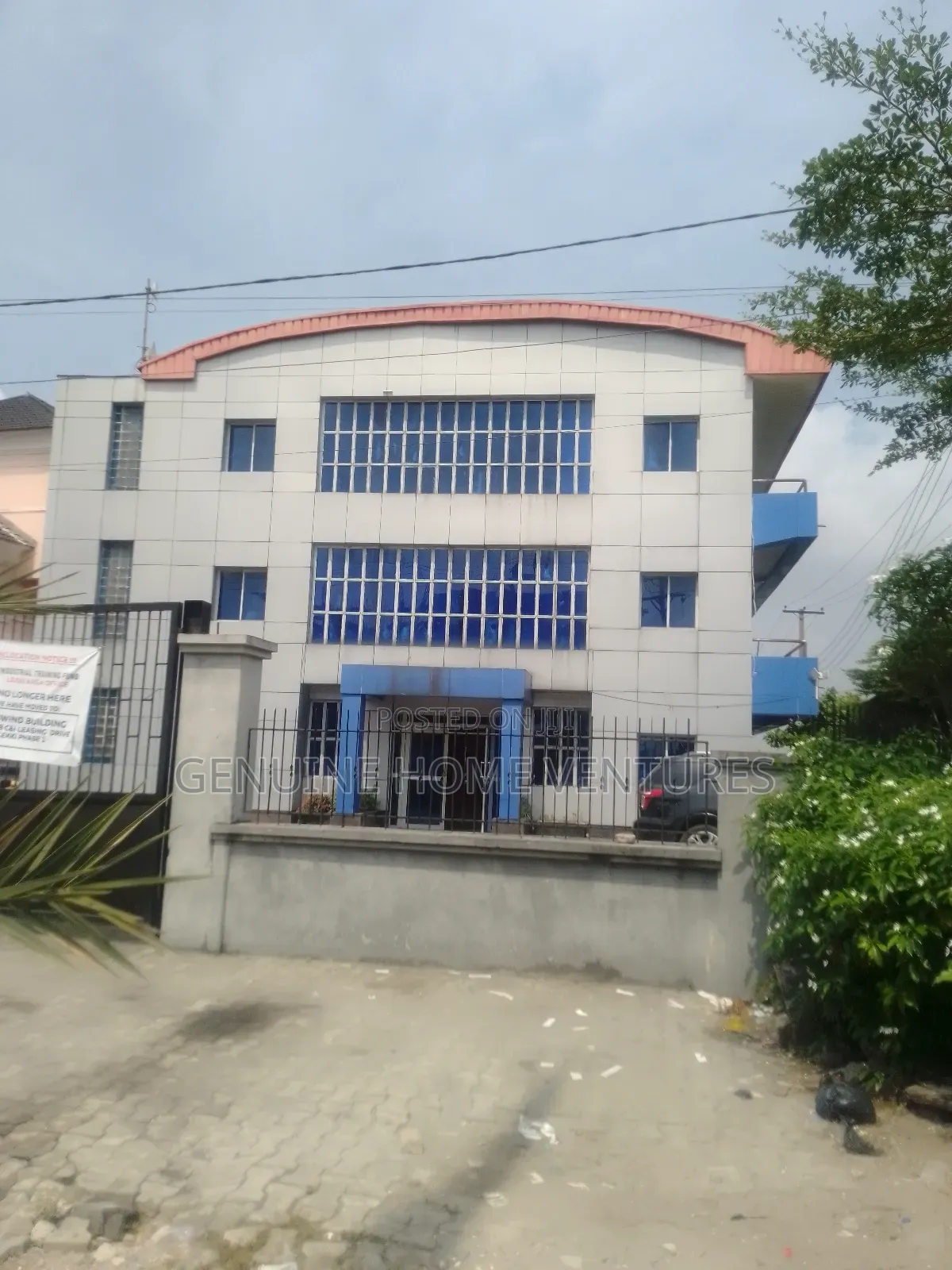 Hall Office Space for Letting in Lekki Phase R in Lekki Phase 1