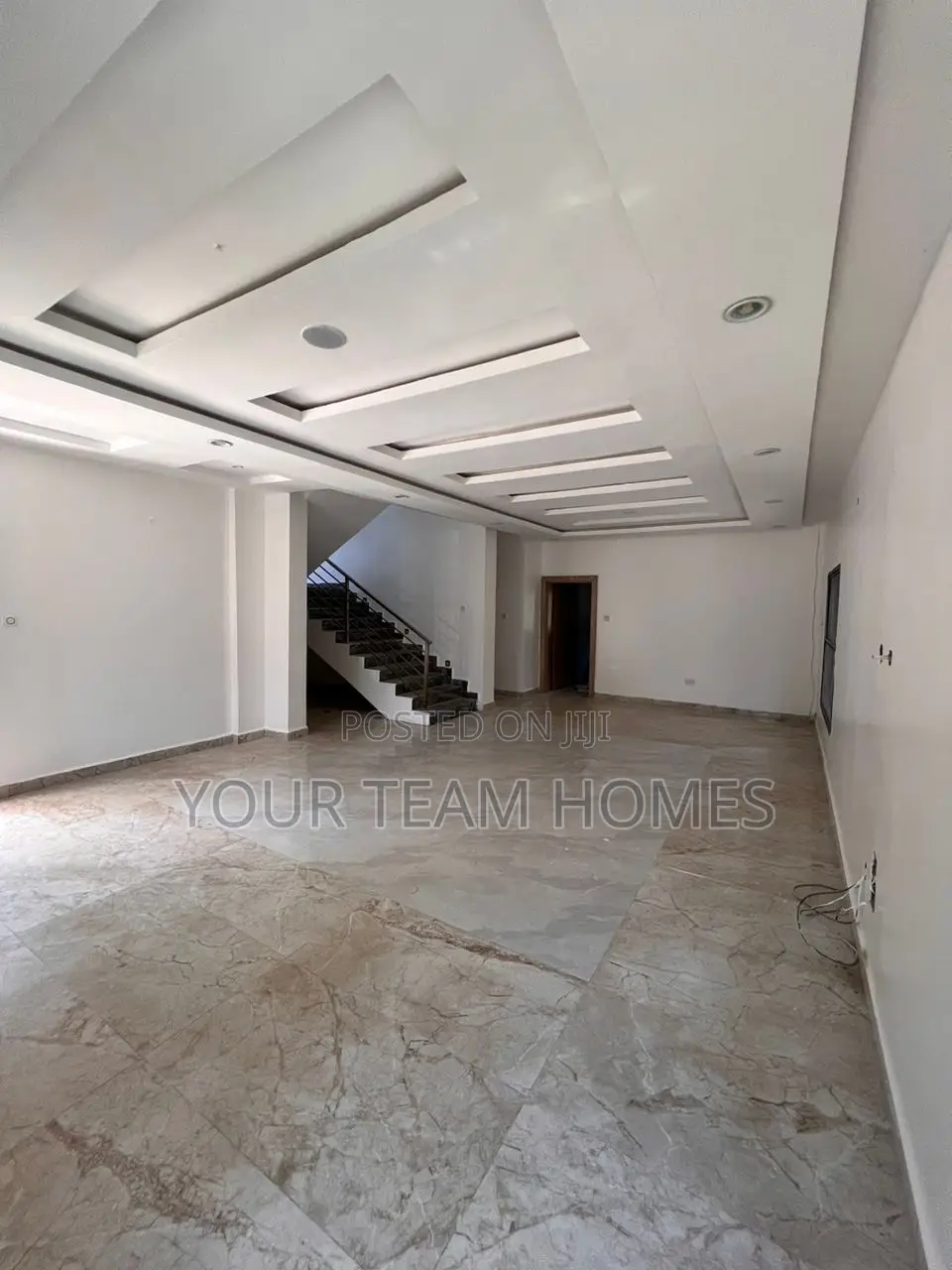 5bdrm Duplex in National Assembly for rent in Apo District