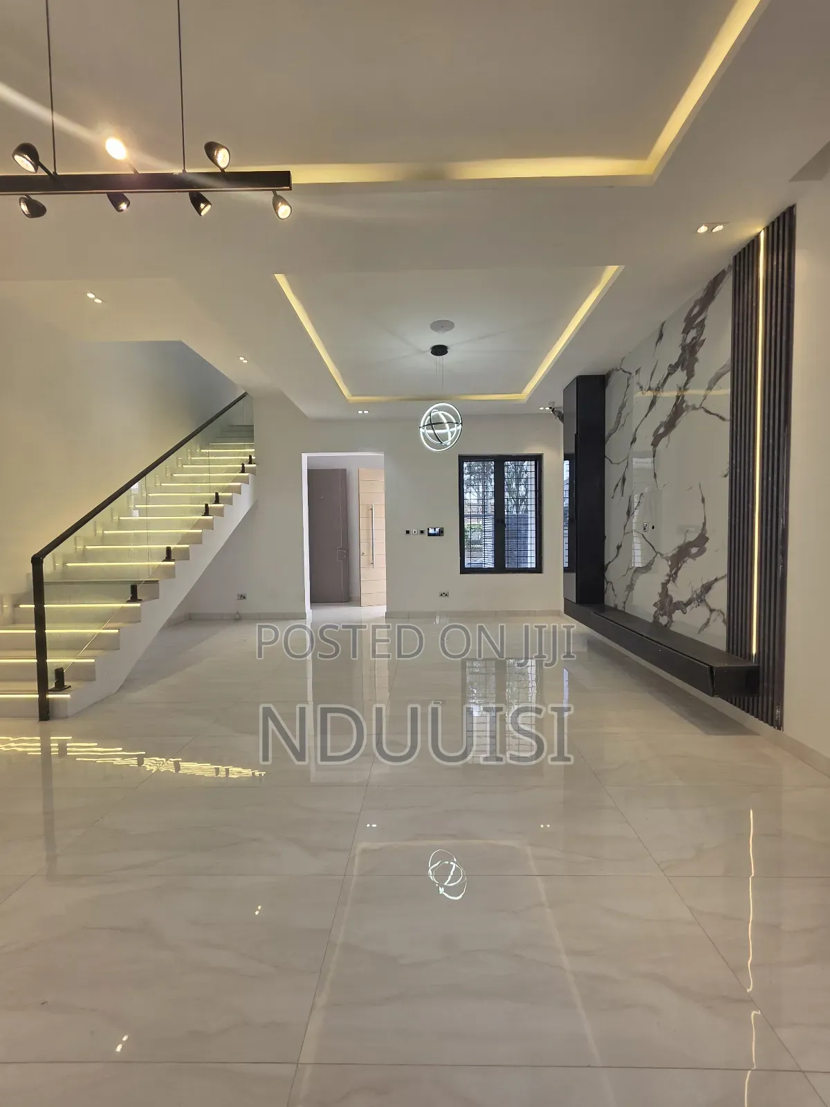 5bdrm Duplex in Lekki Phase 1 for sale in Lekki Phase 1
