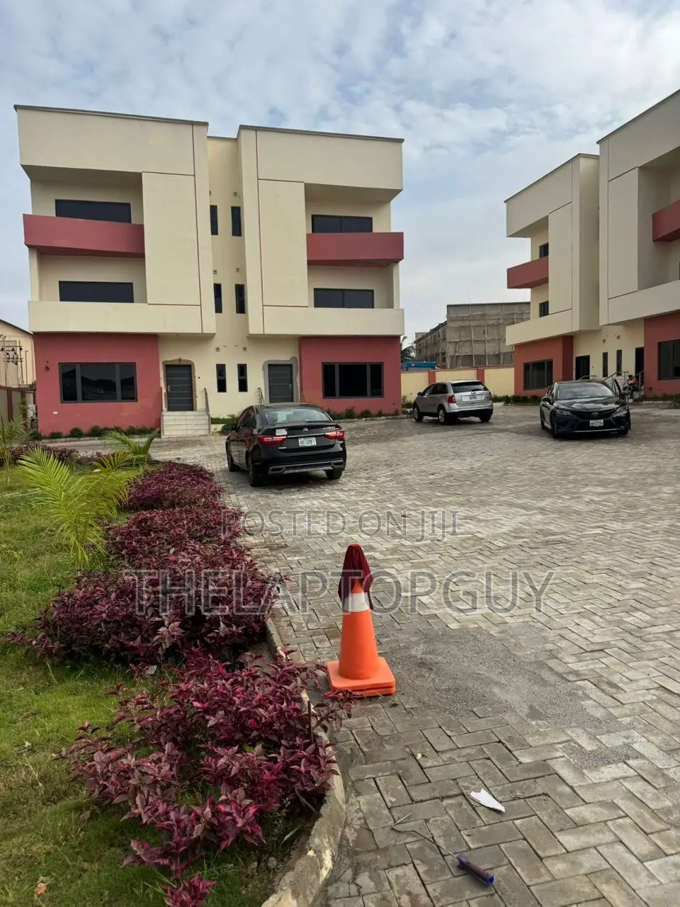 4bdrm Townhouse/Terrace in Durumi for sale in Durumi