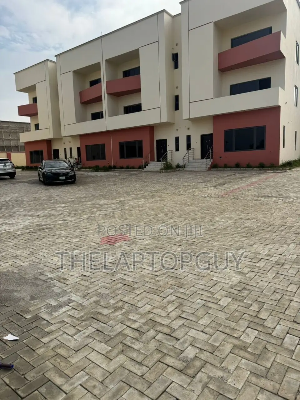 4bdrm Townhouse/Terrace in Durumi for sale in Durumi