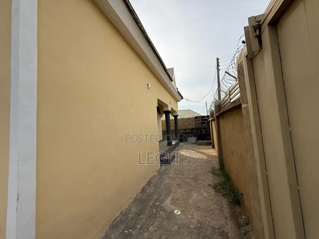 3bdrm Bungalow in Minna for sale in Minna