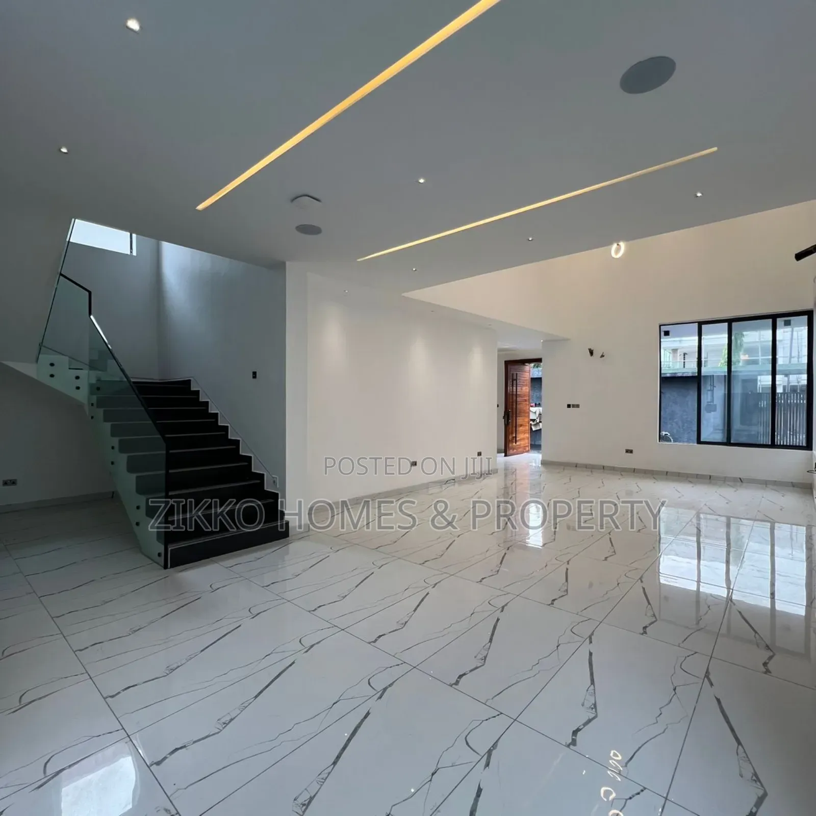 5bdrm Duplex in Lekki for sale in Lekki