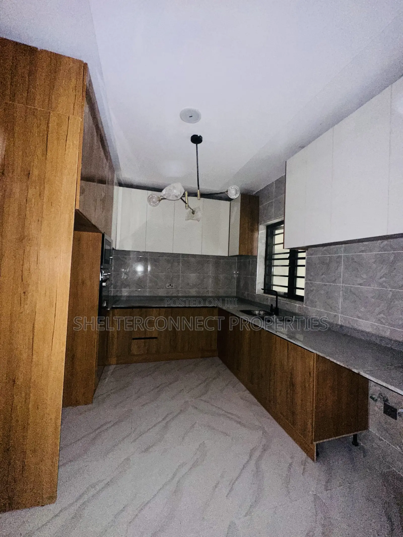 3bdrm Apartment in Ikate for sale in Ikate