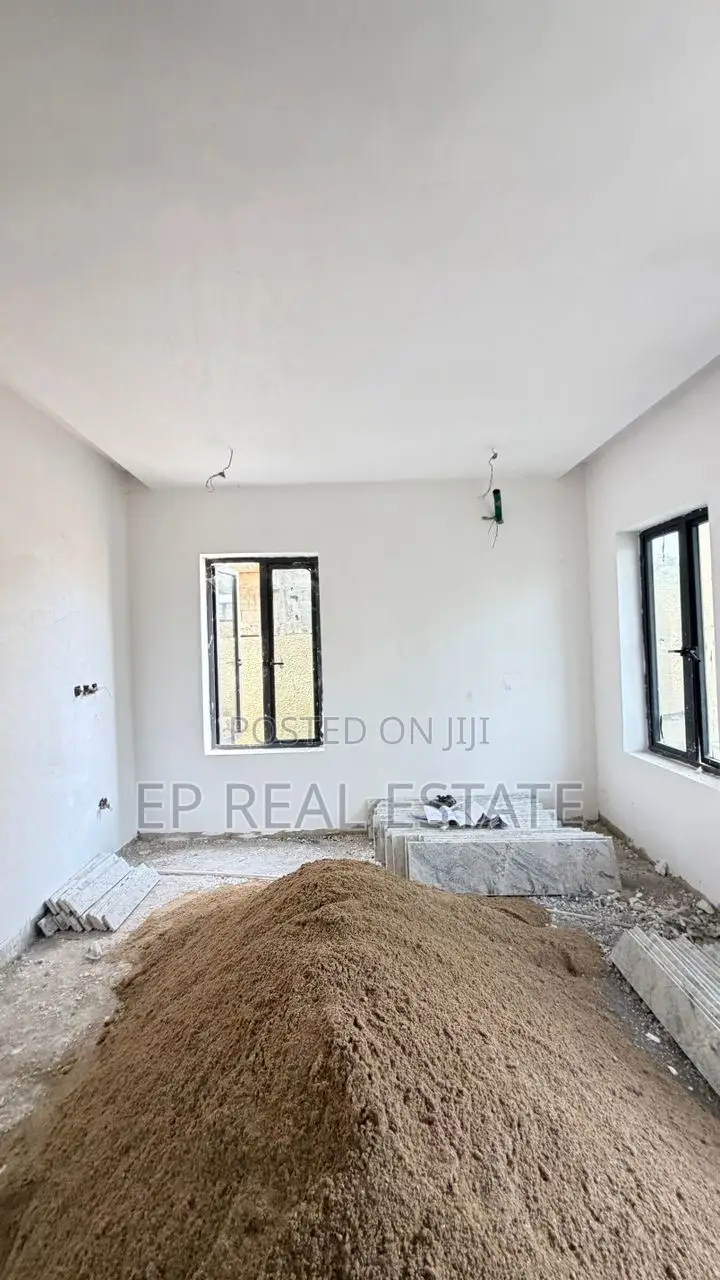 Furnished 5bdrm Duplex in Life Camp for sale in Life Camp