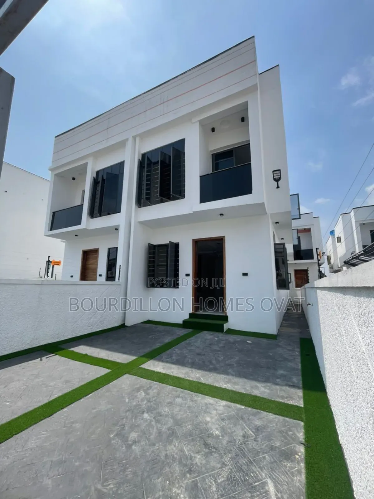 3bdrm Duplex in Ikota for sale in Ikota
