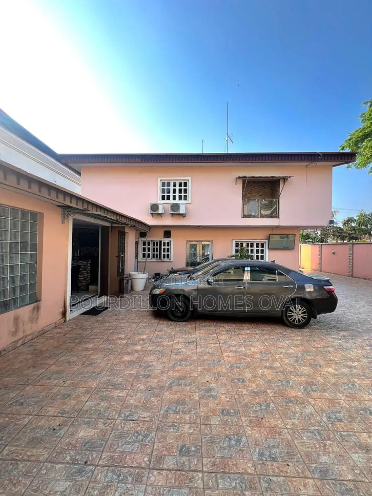 Furnished 17bdrm Apartment in Lekki Phase 1 for rent in Lekki Phase 1