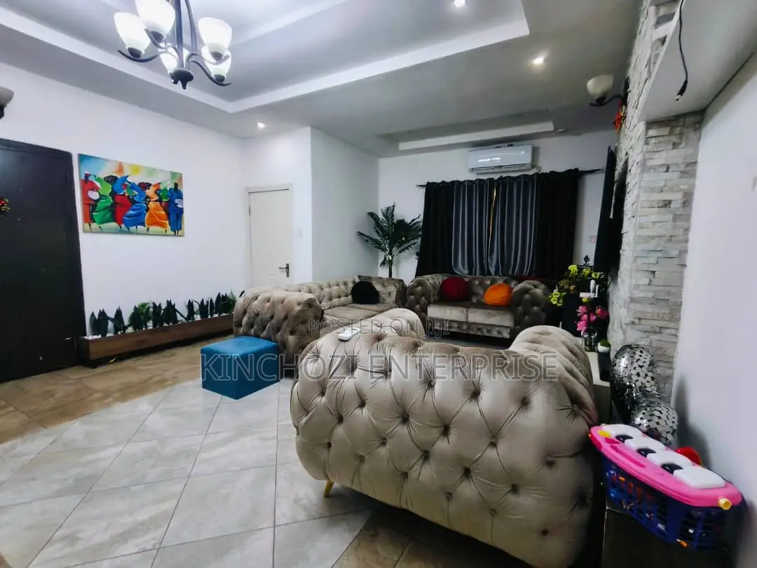 3bdrm Apartment in Lekki Enclave Road, Ikate for rent in Ikate