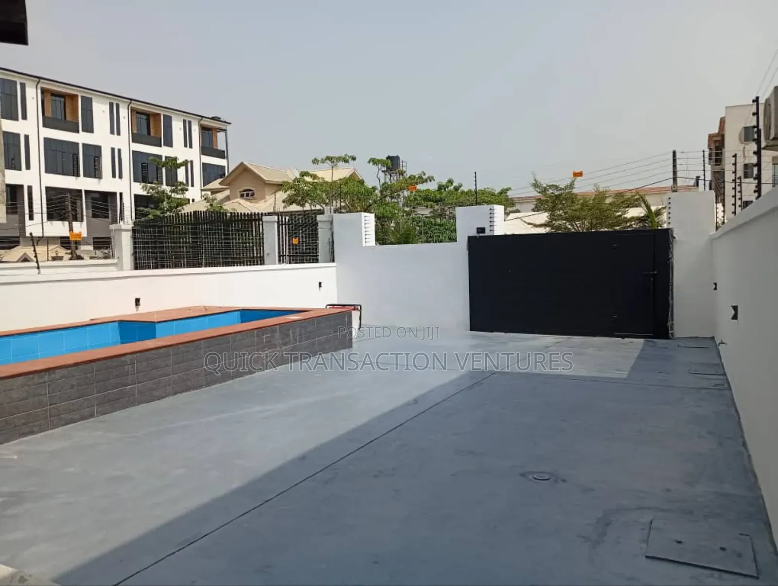 4bdrm Duplex in Chevron for sale in Chevron