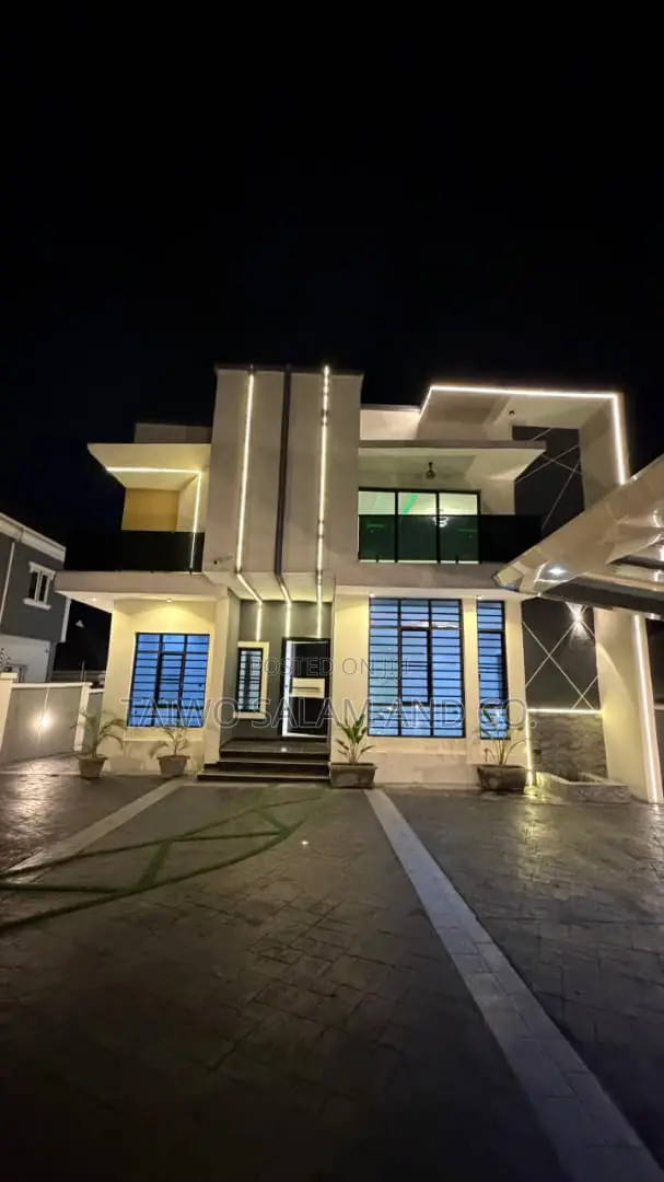 4bdrm Duplex in Akobo for sale in Akobo