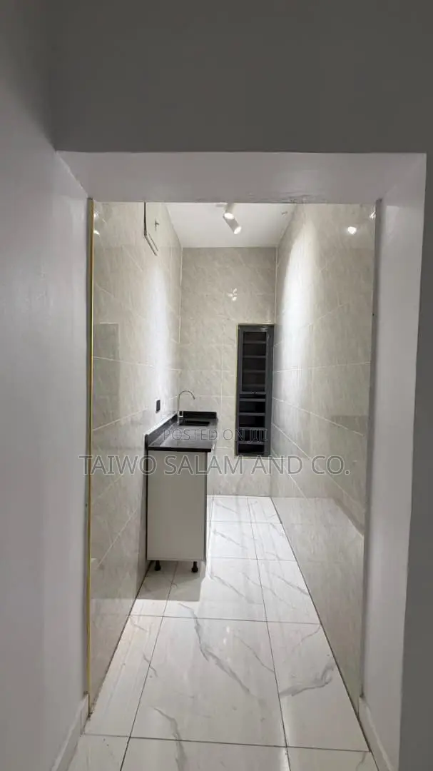 4bdrm Duplex in Akobo for sale in Akobo