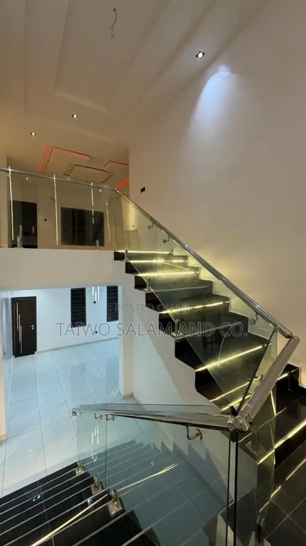 4bdrm Duplex in Akobo for sale in Akobo