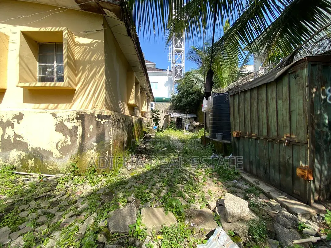 Spacious Land for Sale Located in Wuse Zone 3, Abuja. in Zone 3 / Wuse