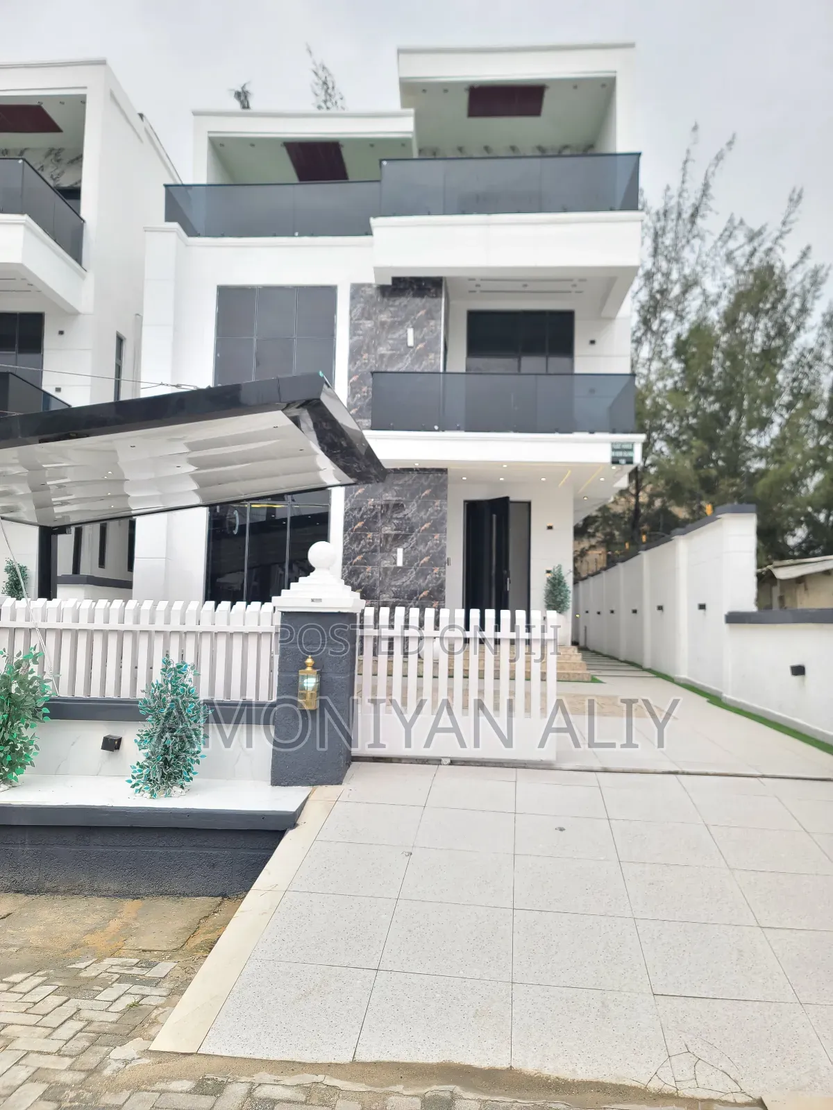5bdrm Mansion in Lekki County Home for sale in Lekki