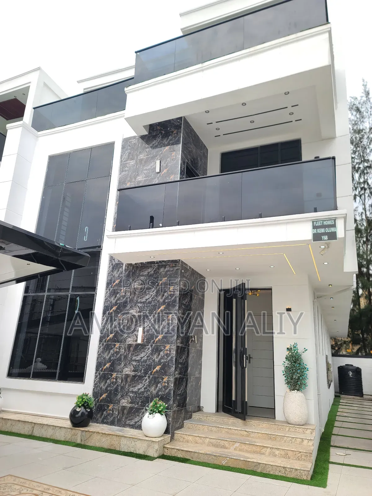 5bdrm Mansion in Lekki County Home for sale in Lekki