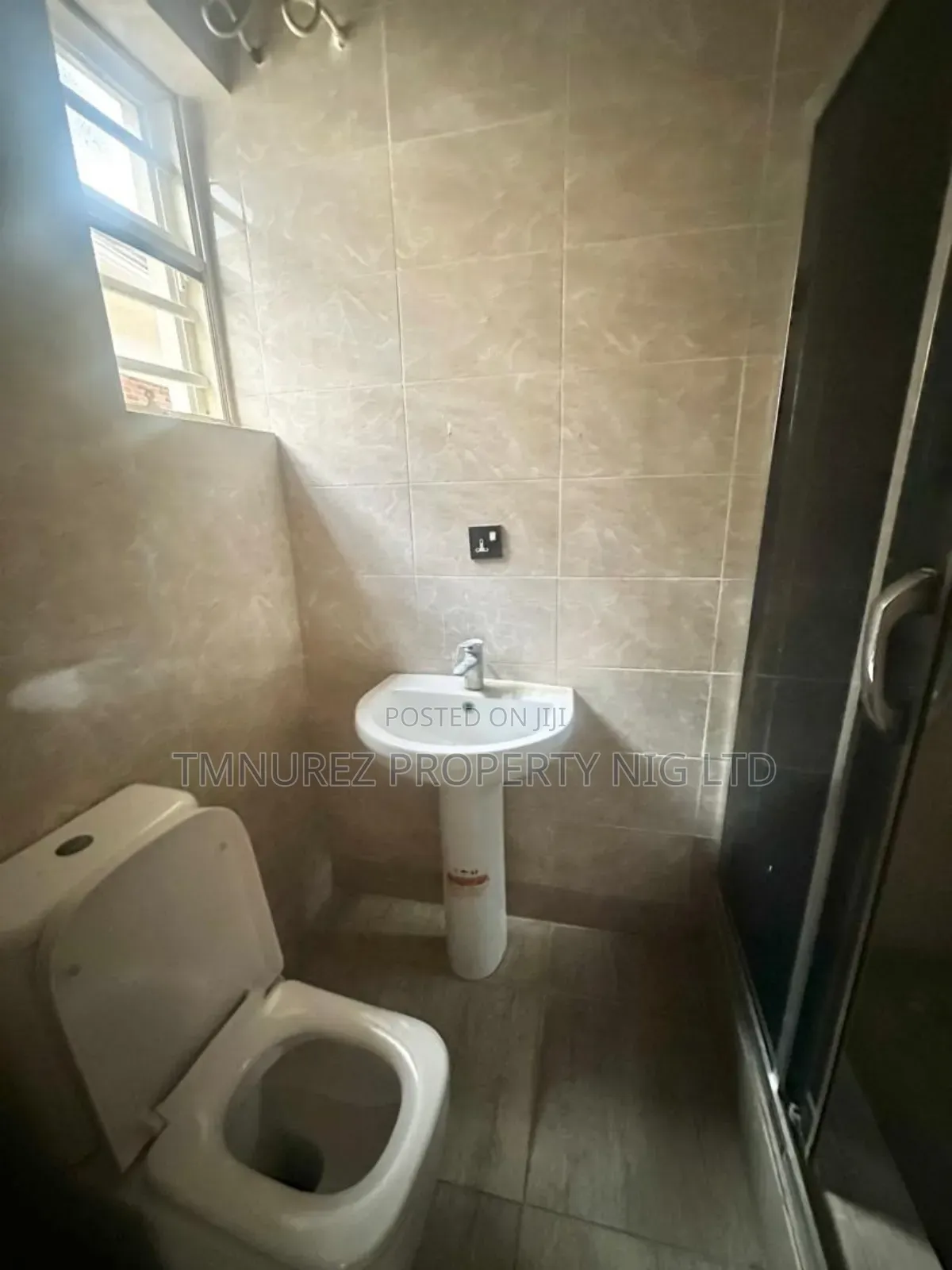1bdrm Apartment in Idado, Agungi for rent in Agungi