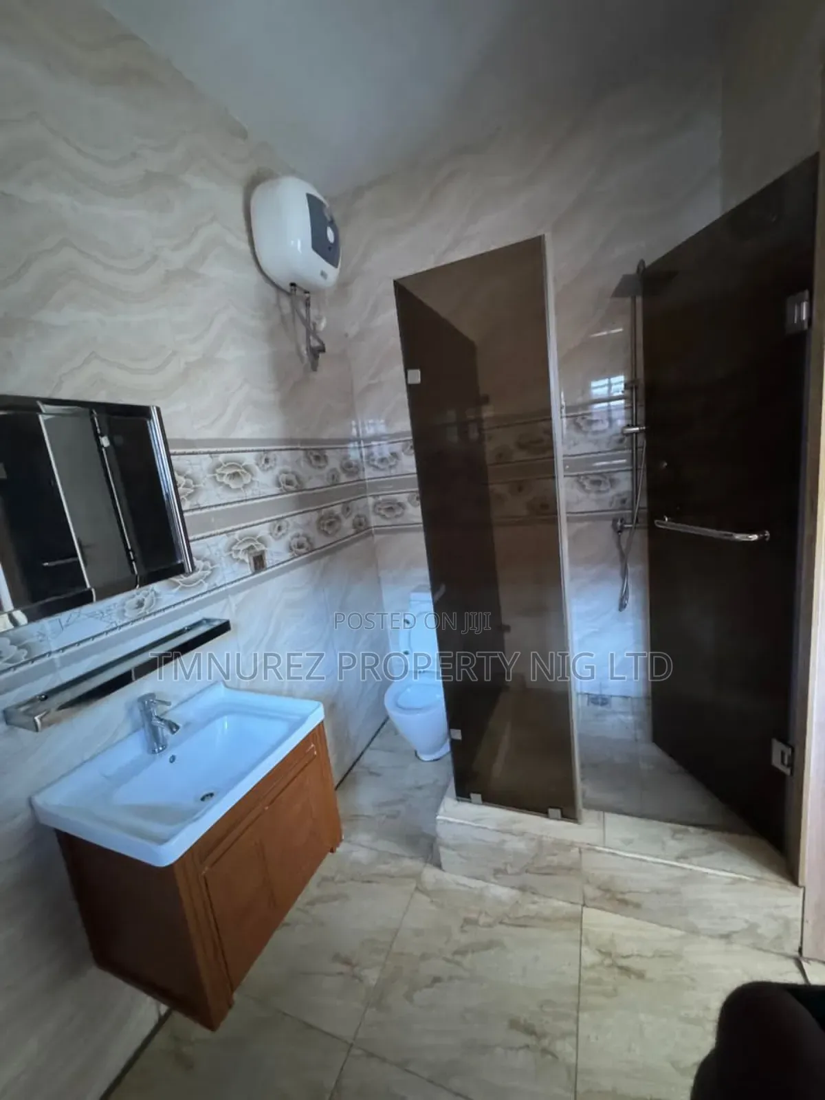 Studio Apartment in Orchild, Chevron for rent in Chevron