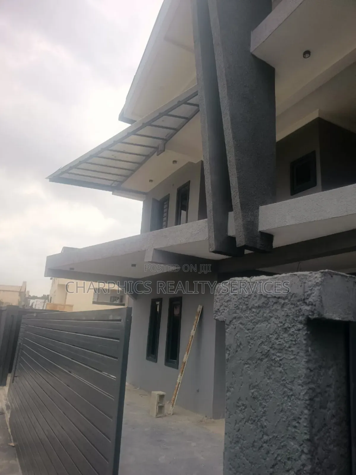 4bdrm Duplex in Mende for sale in Mende