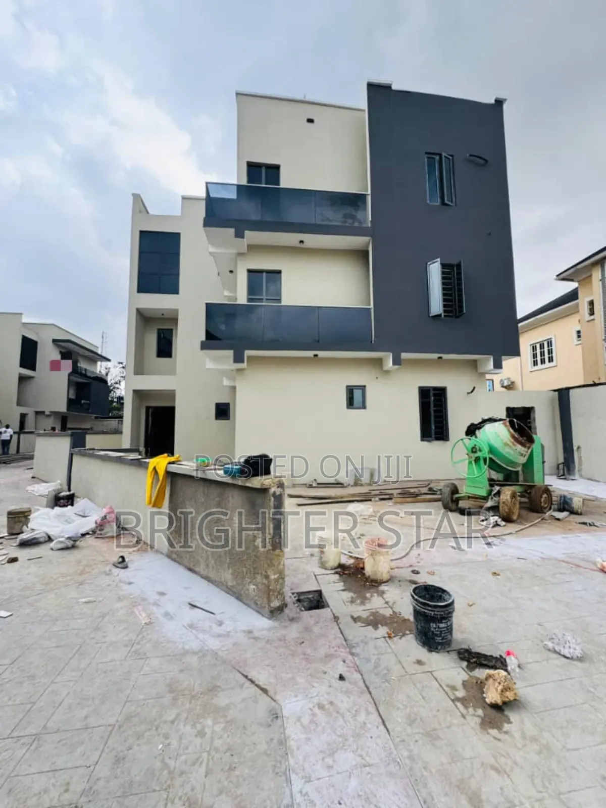 Furnished 5bdrm Duplex in Maryland for sale in Maryland