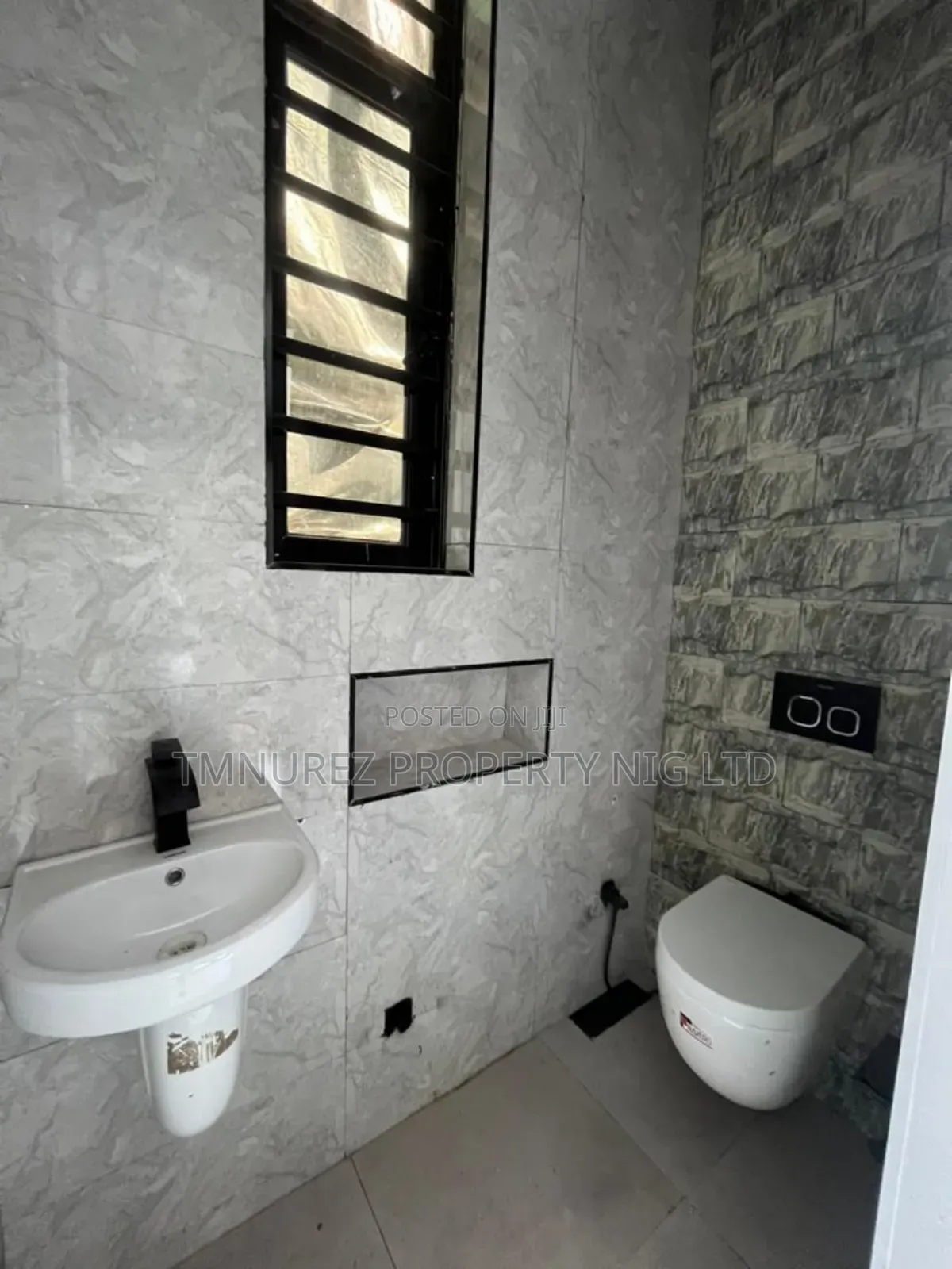 4bdrm Duplex in Chevron for rent in Chevron