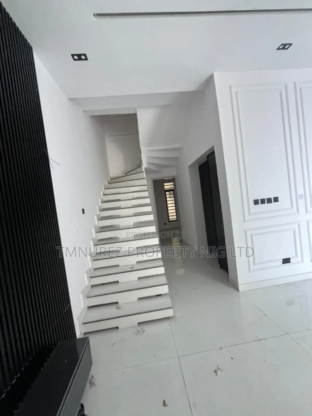 4bdrm Duplex in Chevron for rent in Chevron
