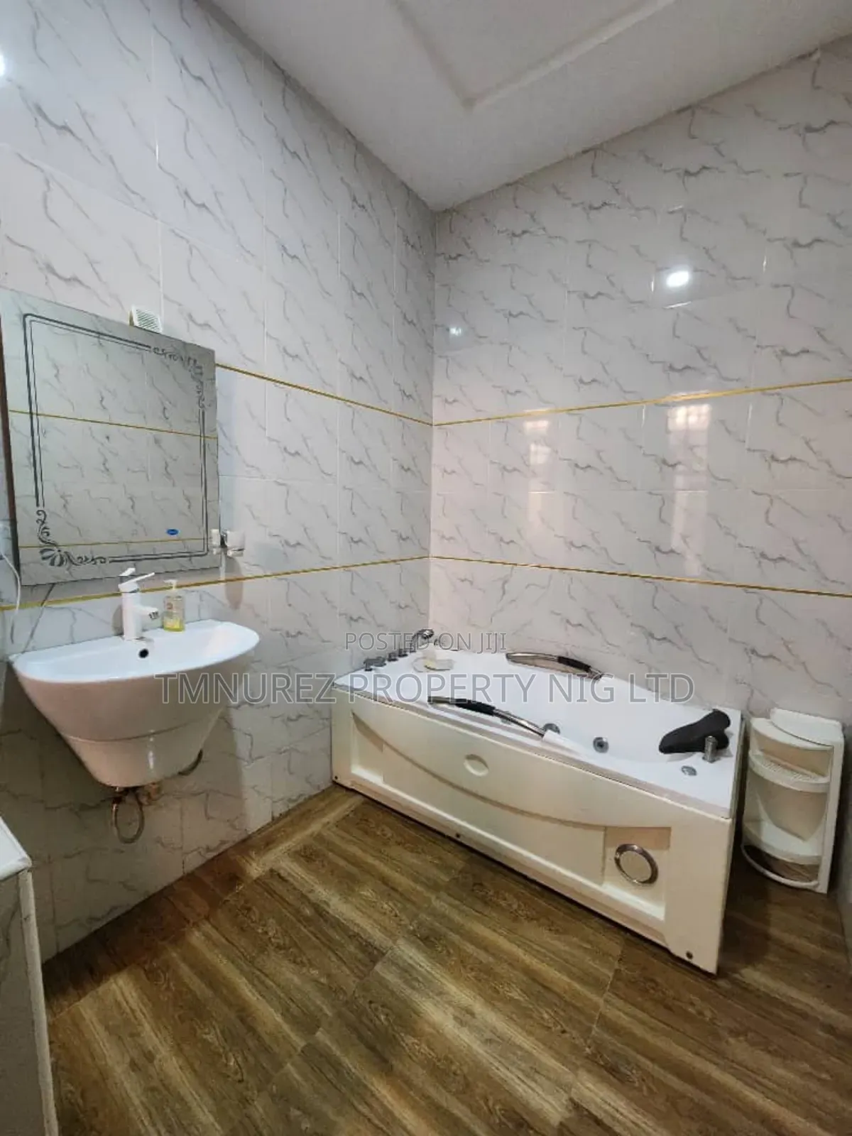 4bdrm Duplex in Ikota for rent in Ikota