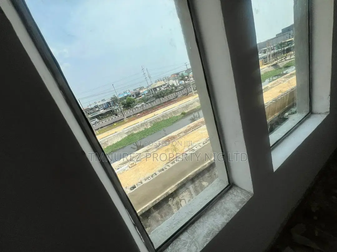 Shop for Rent Lekki Phase1 in Lekki Phase 1