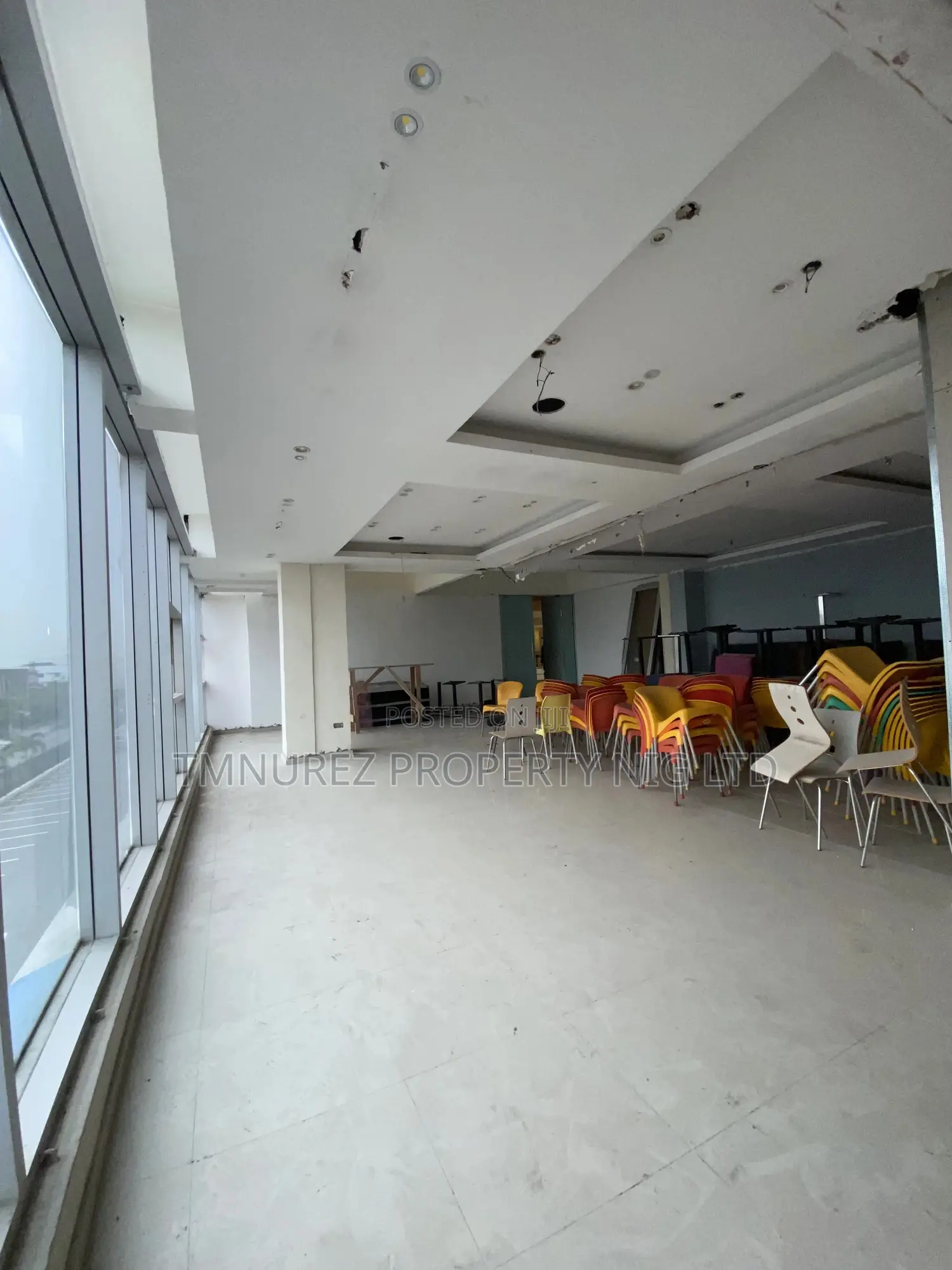Shop Showroom for Rent at Chevron in Chevron