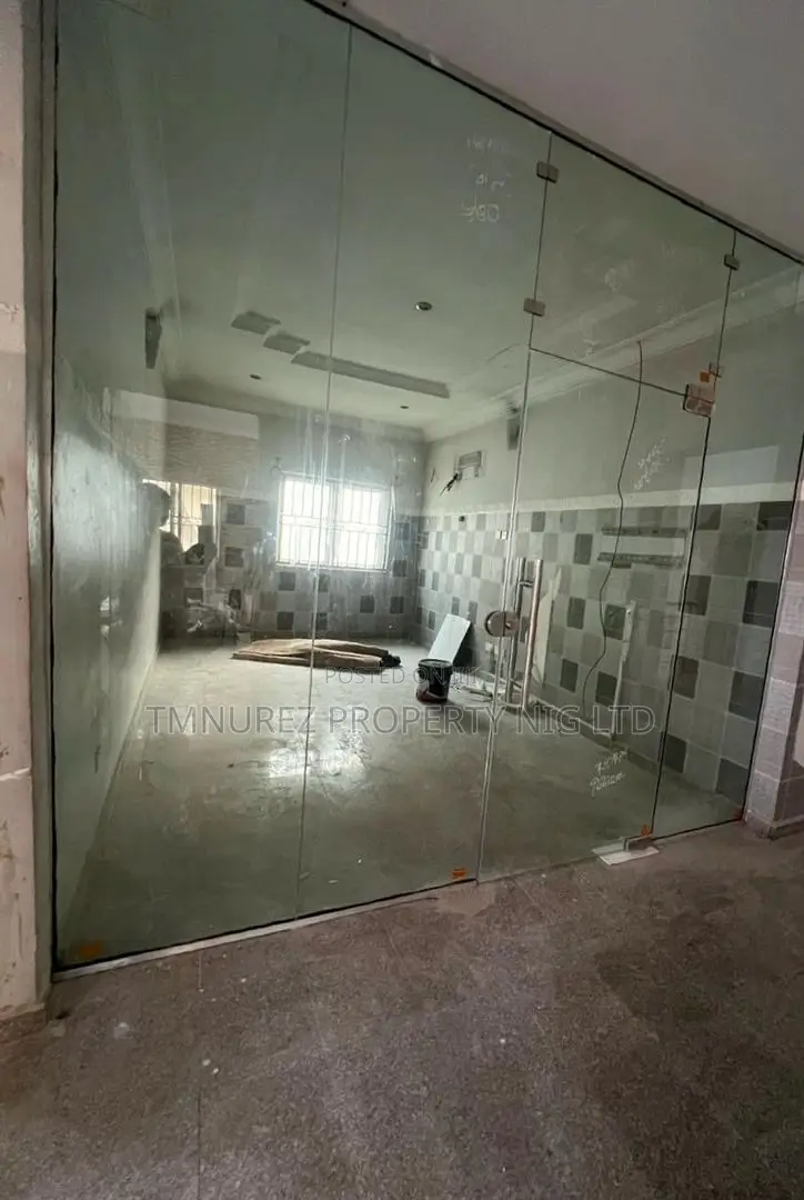 Shop Showroom for Rent in a Very Good Place Face Road Lekki Phase1 in Lekki Phase 1