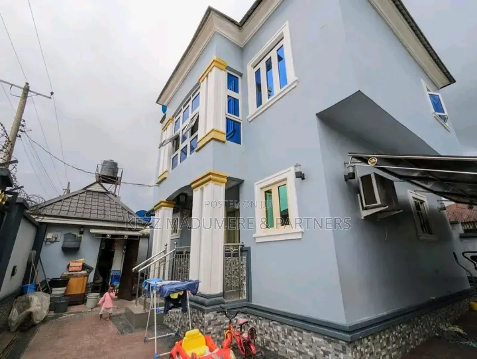 5bdrm Block of Flats in Akpa Ube Off Ibb for sale in Uyo