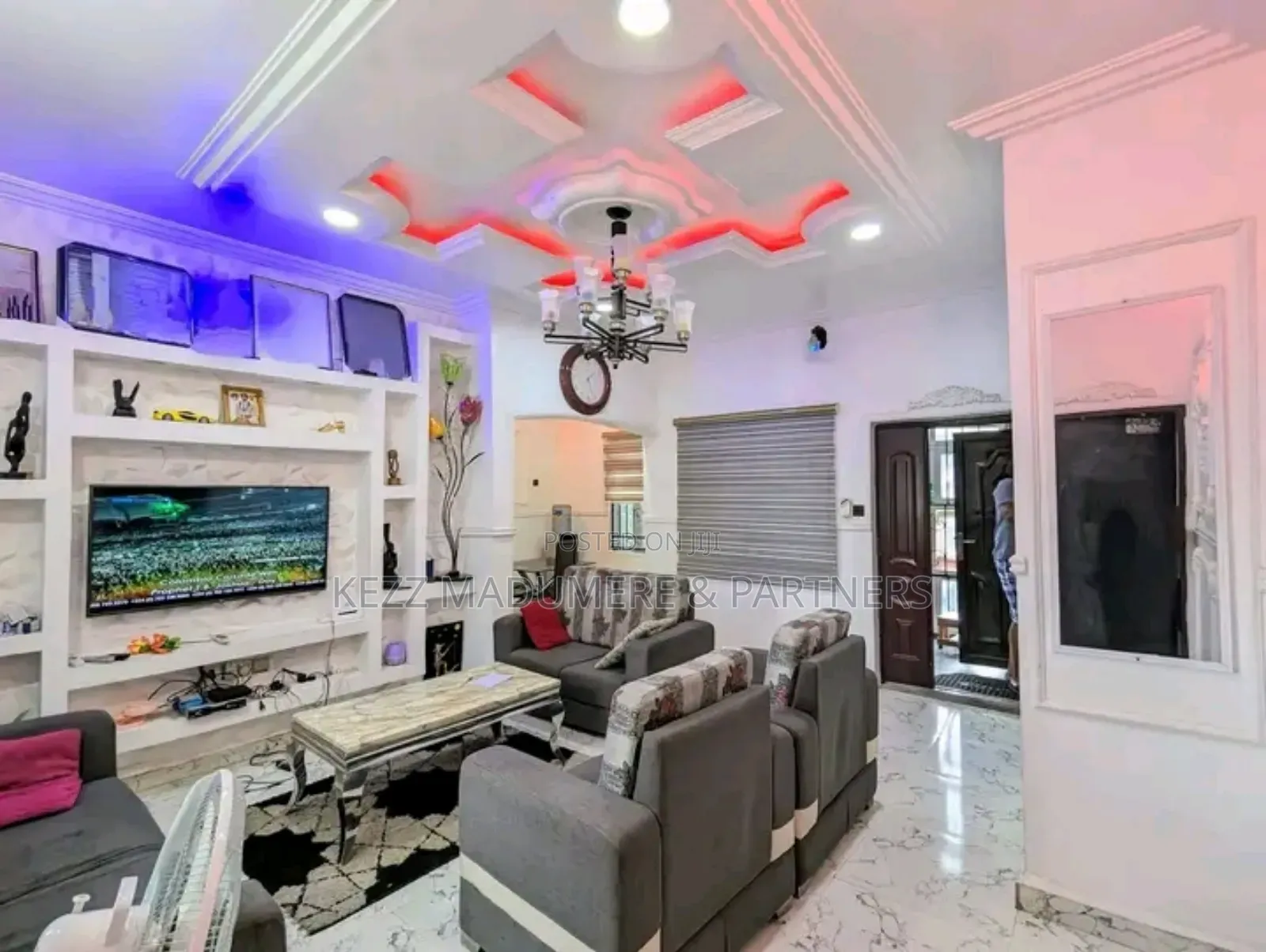 5bdrm Block of Flats in Akpa Ube Off Ibb for sale in Uyo