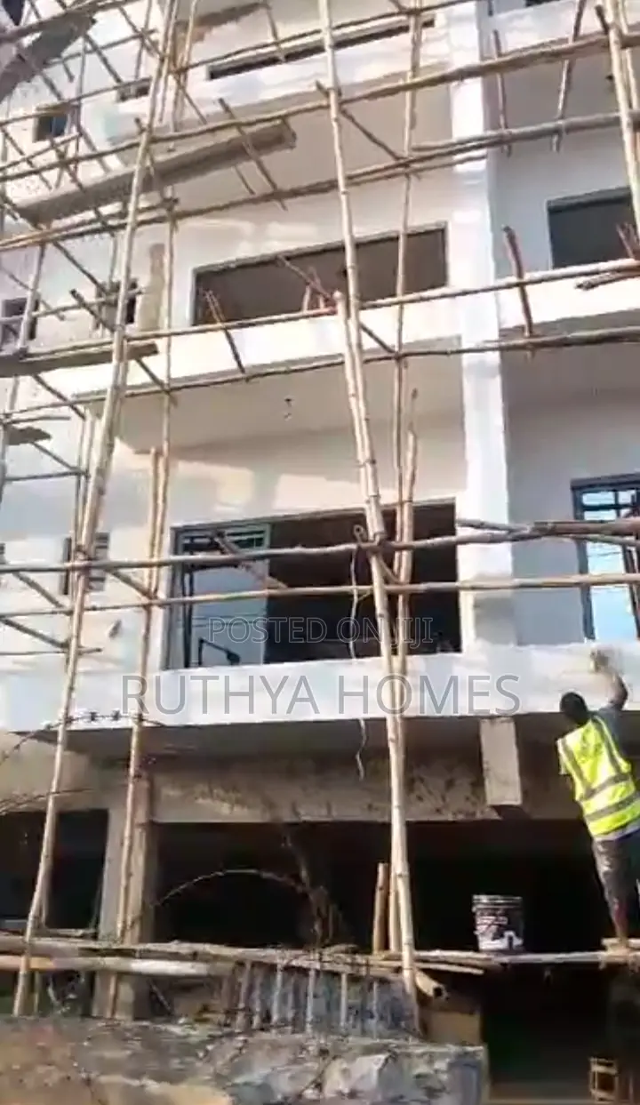 2bdrm Block of Flats in Ivana Estate, Lekki Phase 1 for sale in Lekki Phase 1