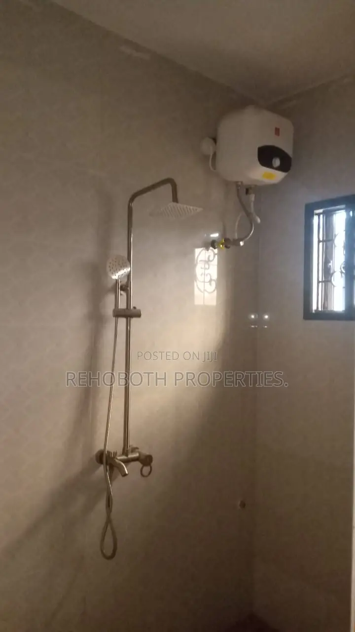2bdrm Apartment in Ashaka Elebu, Akala Express for rent in Akala Express