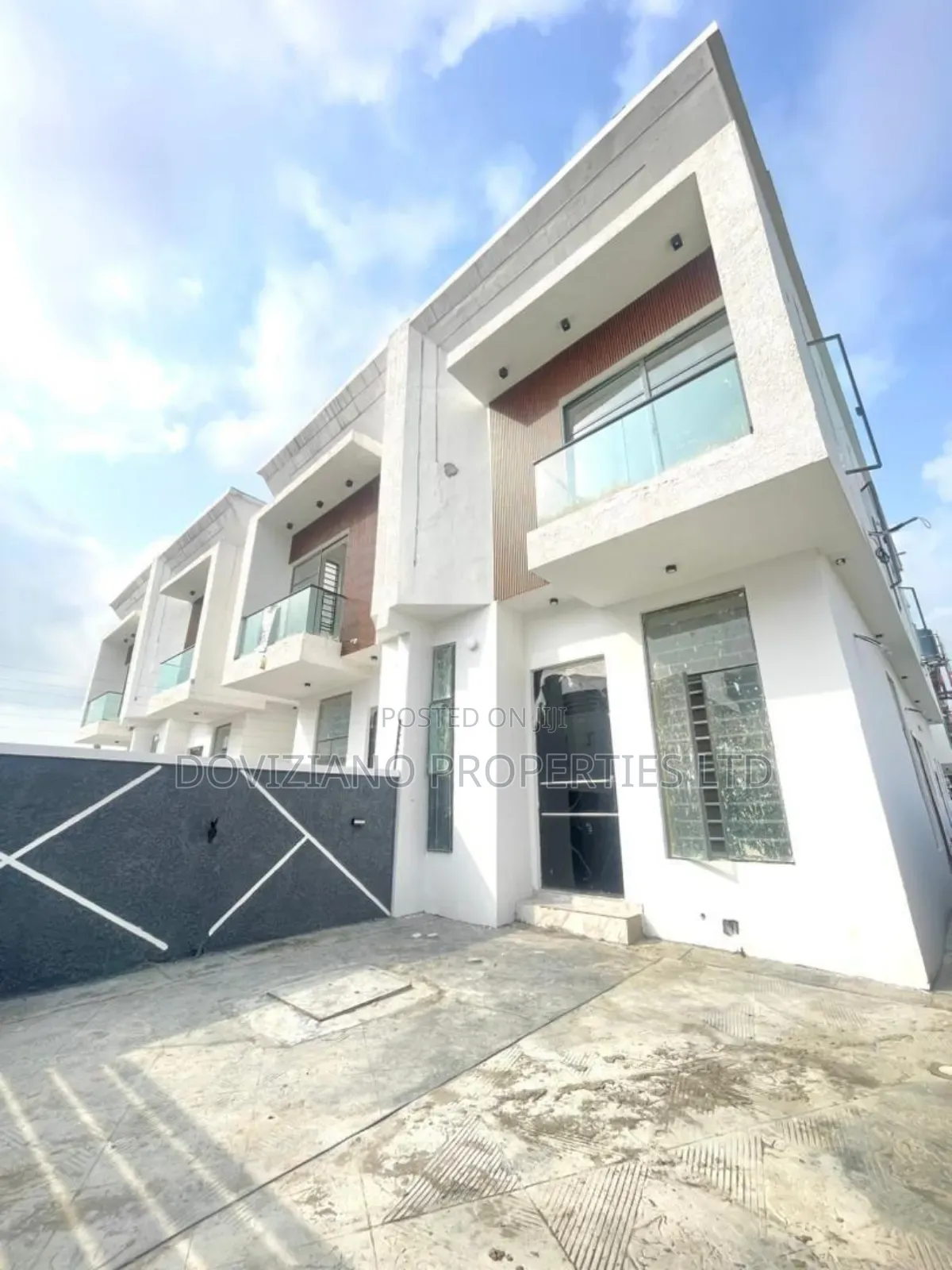 4bdrm Duplex in Ikota for sale in Ikota