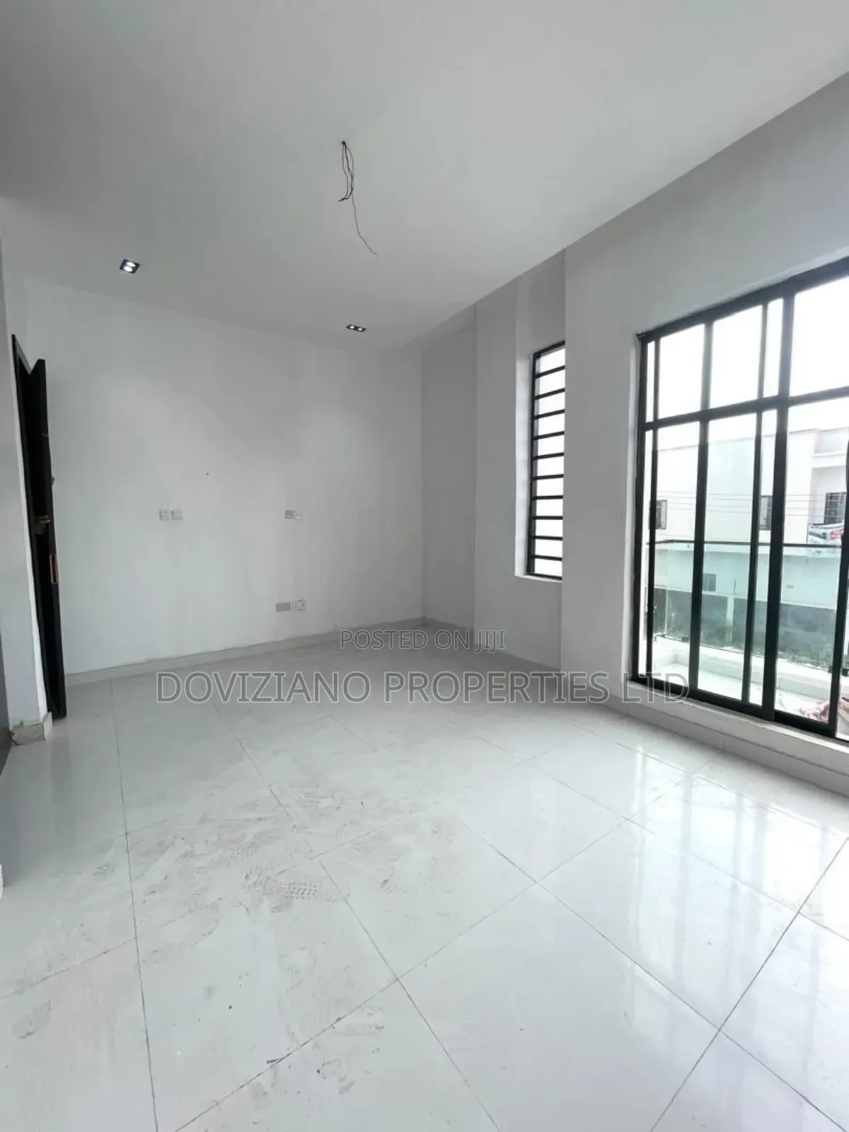 4bdrm Duplex in Ikota for sale in Ikota