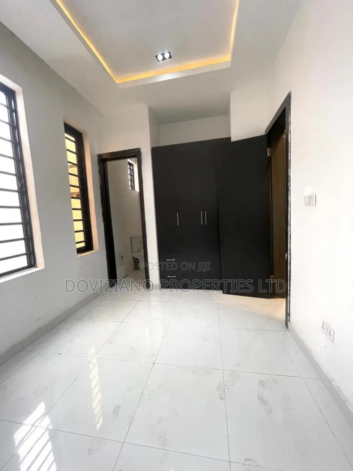 4bdrm Duplex in Ikota for sale in Ikota