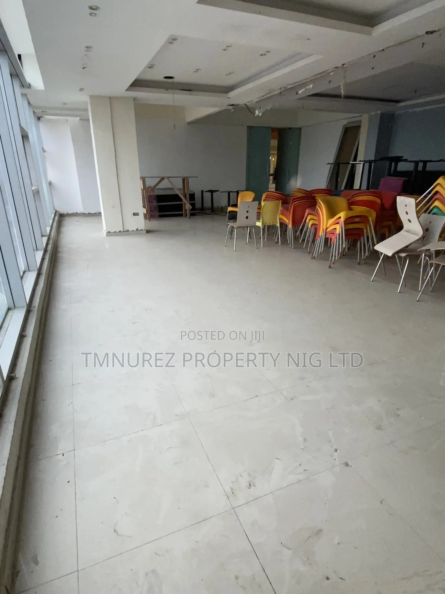 Shop Showroom for Rent at Chevron in Chevron