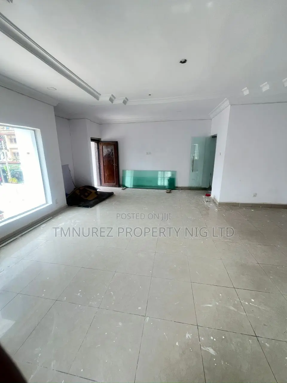 Shop Showroom for Rent at Lekki Phase1 in Lekki Phase 1