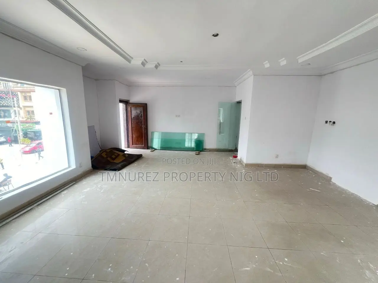 Shop Showroom for Rent at Lekki Phase1 in Lekki Phase 1